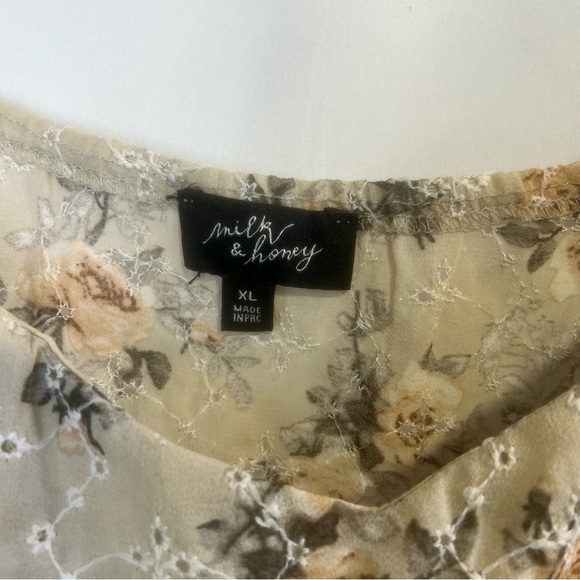 Milk and Honey blouse floral corset with lace-up detailing on the front Size: XL - Picture 4 of 10